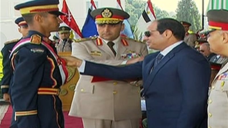 خريجو البحرية والدفاع