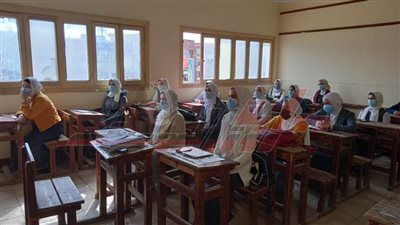 إقبال الطلاب على مدارس كفر الشيخ وسط تطبيق الإجراءات الاحترازية
