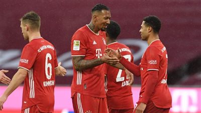 بايرن ميونخ يحتفل بلاعبه كيميش لتحقيقه رقما قياسيا مع النادي