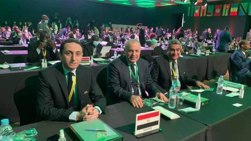 أبو ريدة يحافظ على