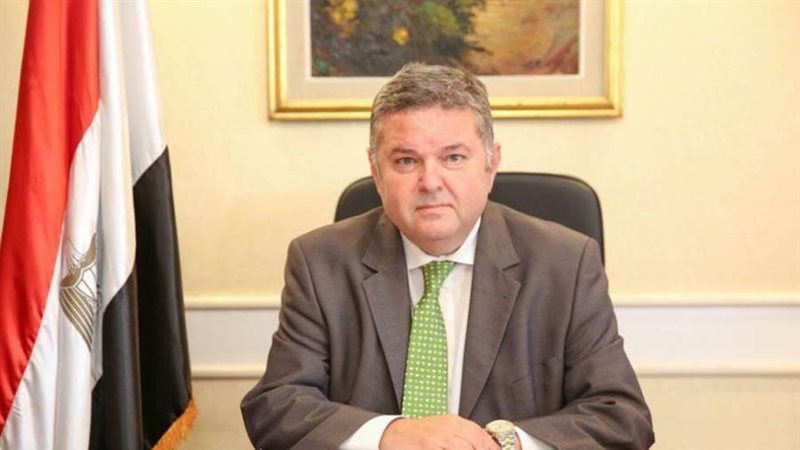 هشام توفيق وزير قطاع