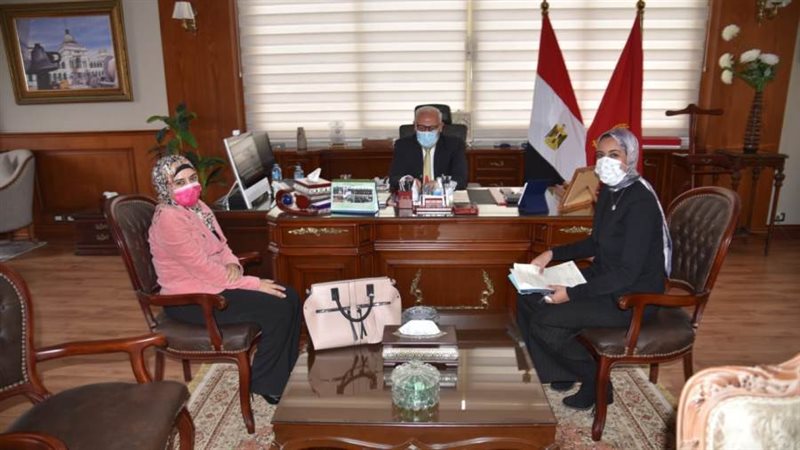 محافظ بورسعيد خلال