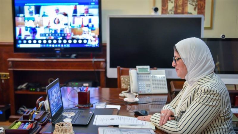 وزيرة الصحة خلال
