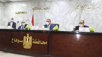 محافظ سوهاج يترأس اجتماع لجنة التخطيط المحلي لمناقشة الخطة القطاعية للعام المالي 2021/2022