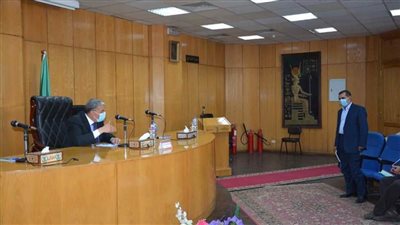 محافظ المنيا يوجه بإزالة كافة المعوقات لاستكمال تطوير الطريق الصحراوي الغربي