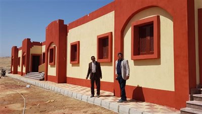 ضمن برنامج التنمية المحلية بصعيد مصر.. محافظ سوهاج: الانتهاء من إنشاء 10 بيوت أنوال جديدة للنسيج اليدوي بحي الكوثر