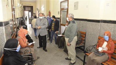 محافظ أسيوط يتفقد سير العمل بالقومسيون الطبي العام بمديرية الصحة