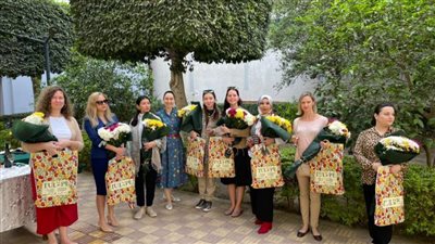 المركز الروسي  يكرم المرأة في عيد الأم