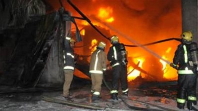 السيطرة على حريق بمخزن مواد غذائية بسوهاج