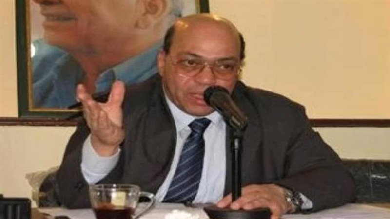 شاكر عبد الحميد