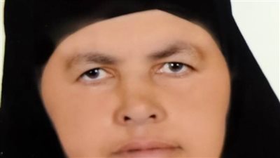 محافظ البحيرة يهنئ إنعام عبد الرازق الأم المثالية بالبحيرة