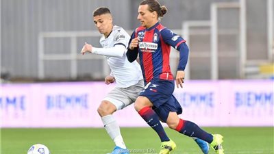 فوز بولونيا على كروتوني 3-2 بالدوري الإيطالي لكرة القدم