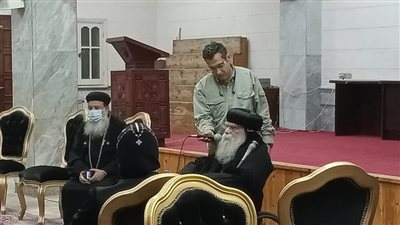 الأنبا باخوميوس يشارك فى مراسم عزاء الفنان عادل نصيف بمطرانية البحيرة