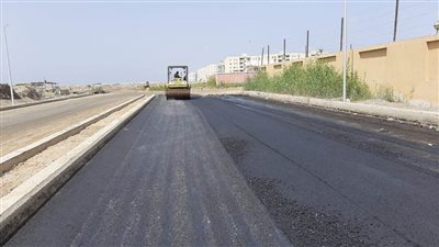 محافظ بورسعيد: استمرار العمل في رصف الطريق الرئيسى المؤدى للمنطقة الصناعية 