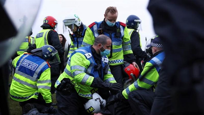 مسيرة مناهضة للإغلاق