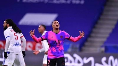 باريس سان جيرمان يستعيد صدارة الدوري الفرنسي بفوزه على ليون 4-2