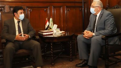 نقيب البيطريين يلتقي وزير الزراعة لمناقشة 8 قضايا مهمة لأعضاء النقابة