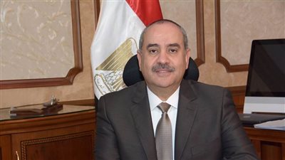 وزير الطيران يكلف عمرو أبوالعينين بتسيير أعمال القابضة للطيران
