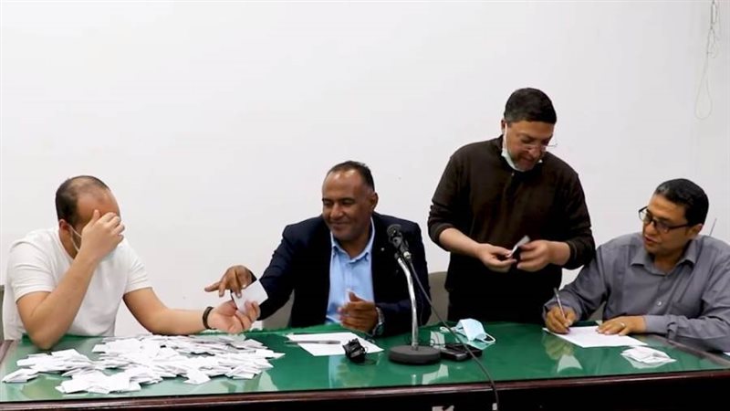 أثناء قرعة الأطباء