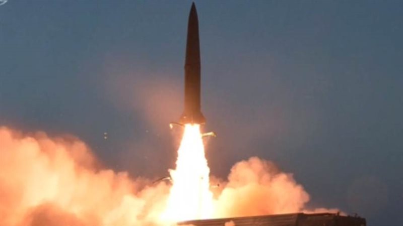 كوريا الشمالية تطلق