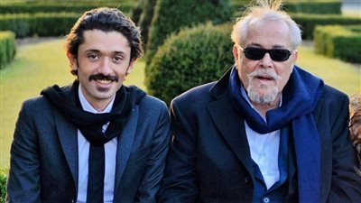 أسباب رفض محمود عبد العزيز دخول نجليه للوسط الفني