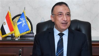 محافظ الإسكندرية: إقامة معارض الكتاب تجسد إصرار الدولة على نشر الوعي والتنوير