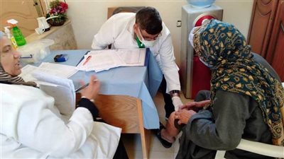 توقيع الكشف الطبي على 1283 مريضًا وصرف العلاج مجانًا لهم بالإسكندرية