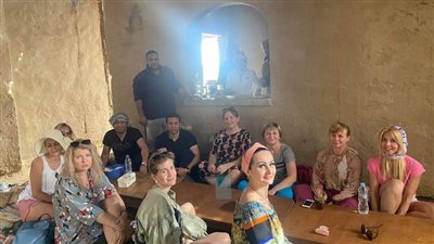 وفد من السائحات الأوكرانيات يزرن الوادي الجديد