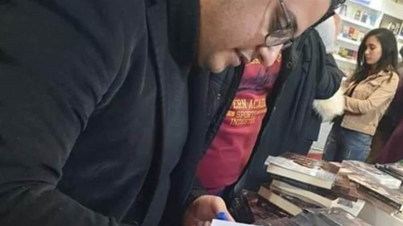 الكاتب أحمد الجمل