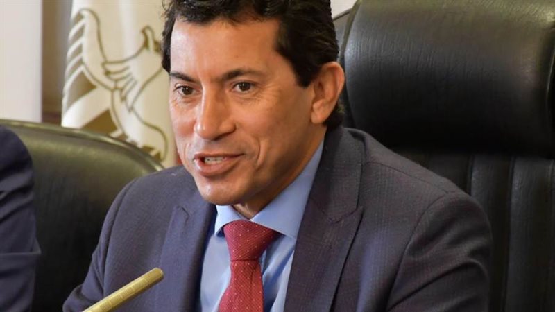 وزير الشباب والرياضة