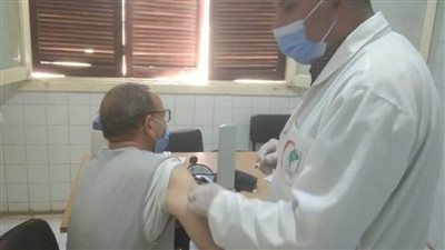 صحة المنيا تواصل تطعيم المواطنين بلقاح فيروس كورونا 