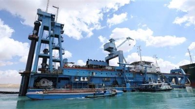 رئيس هيئة قناة السويس يكشف عدد السفن الموجودة في الانتظار بسبب السفينة الجانحة