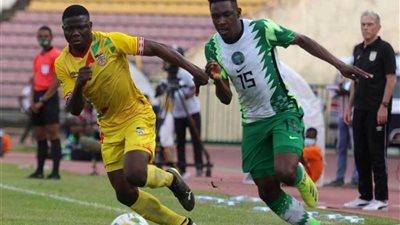 نيجيريا تفوز على بنين 1- صفر بتصفيات أمم إفريقيا...وتتأهل كأول مجموعتها