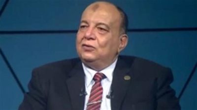 رئيس الاتحاد العربي للتعليم يشيد بوقفة السيسي بجوار مواطنيه