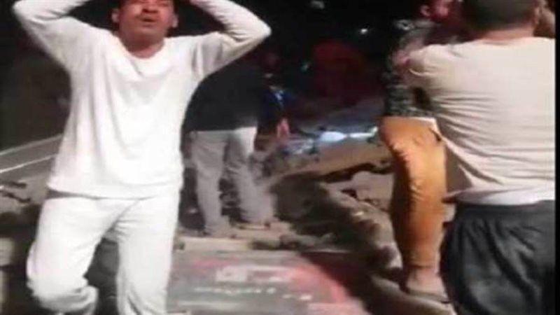 انهيار عقار في عين