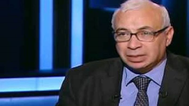 الكاتب الصحفي علي