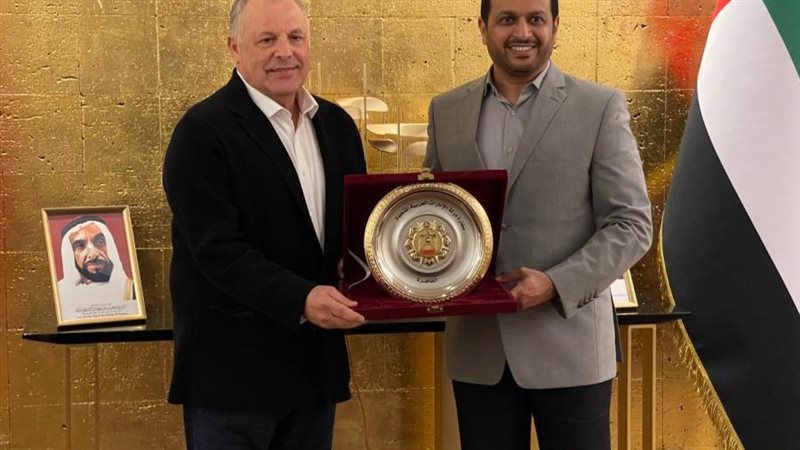 أبو ريدة مع السفير