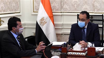 رئيس الوزراء يتابع مع وزير الشباب والرياضة ملفات عمل الوزارة
