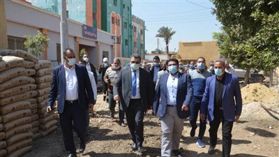 نائب محافظ بنى سويف يتفقد أعمال  حياة كريمة بـ