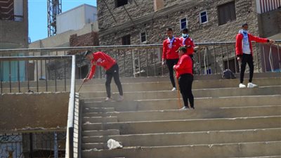 طلاب التربية الرياضية بسوهاج ينفذون أنشطة خدمية بمركز شباب الري