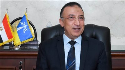 محافظ الإسكندرية يؤكد الاهتمام الذي توليه الدولة للارتقاء بمكانة المرأة