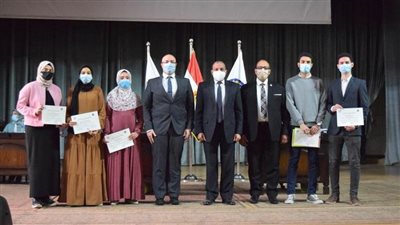تكريم طلاب جامعة بني سويف الفائزين بمنح دراسية بجامعة هيروشيما اليابانية