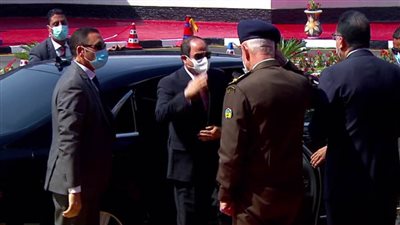 الرئيس السيسي يصل إلى مقر افتتاح مدينة الدواء المصرية بمنطقة الخانكة