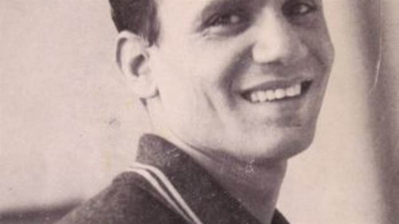 الفنان الراحل عبدالحليم