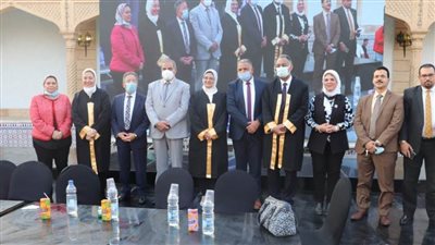 رئيس جامعة الأزهر يشهد حفل تخريج الدفعة 49 بطب بنات الأزهر بالقاهرة