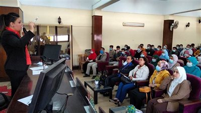 ندوة تعريفية بمجال التحاليل الطبية بعلوم سوهاج