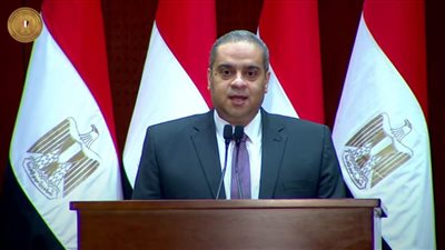 رئيس هيئة الدواء: صناعة الدواء والمستلزمات الطبية ضرورة أمن قومي لا غنى عنها