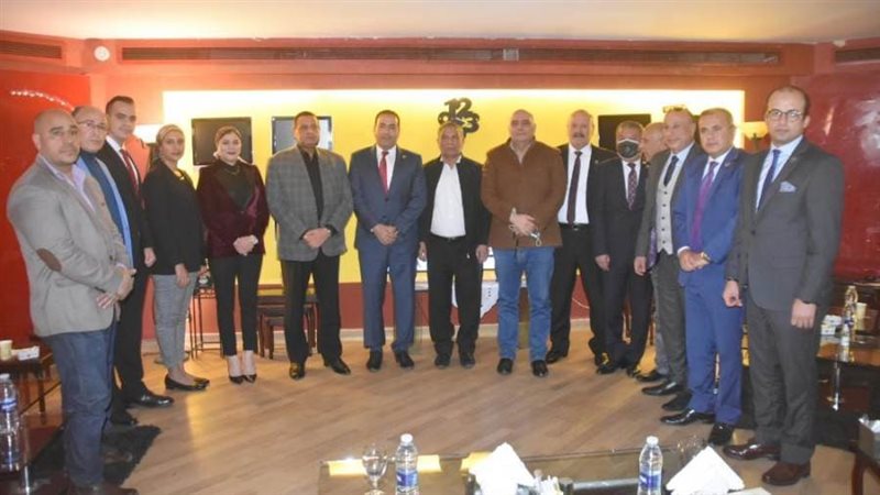 محافظ البحيرة يستقبل