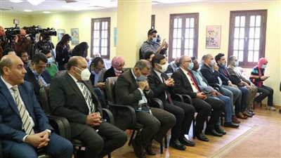 اجتماع رؤساء الصحف.. وزير الإعلام أدرك عدم الاحتفاظ بموقعه الحكومي