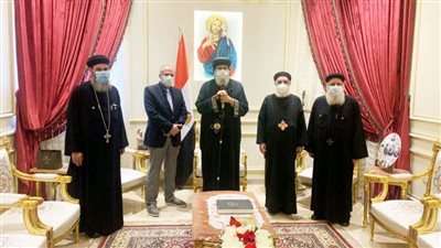 البابا تواضروس يستقبل وكيل وزارة الصحة بالإسكندرية